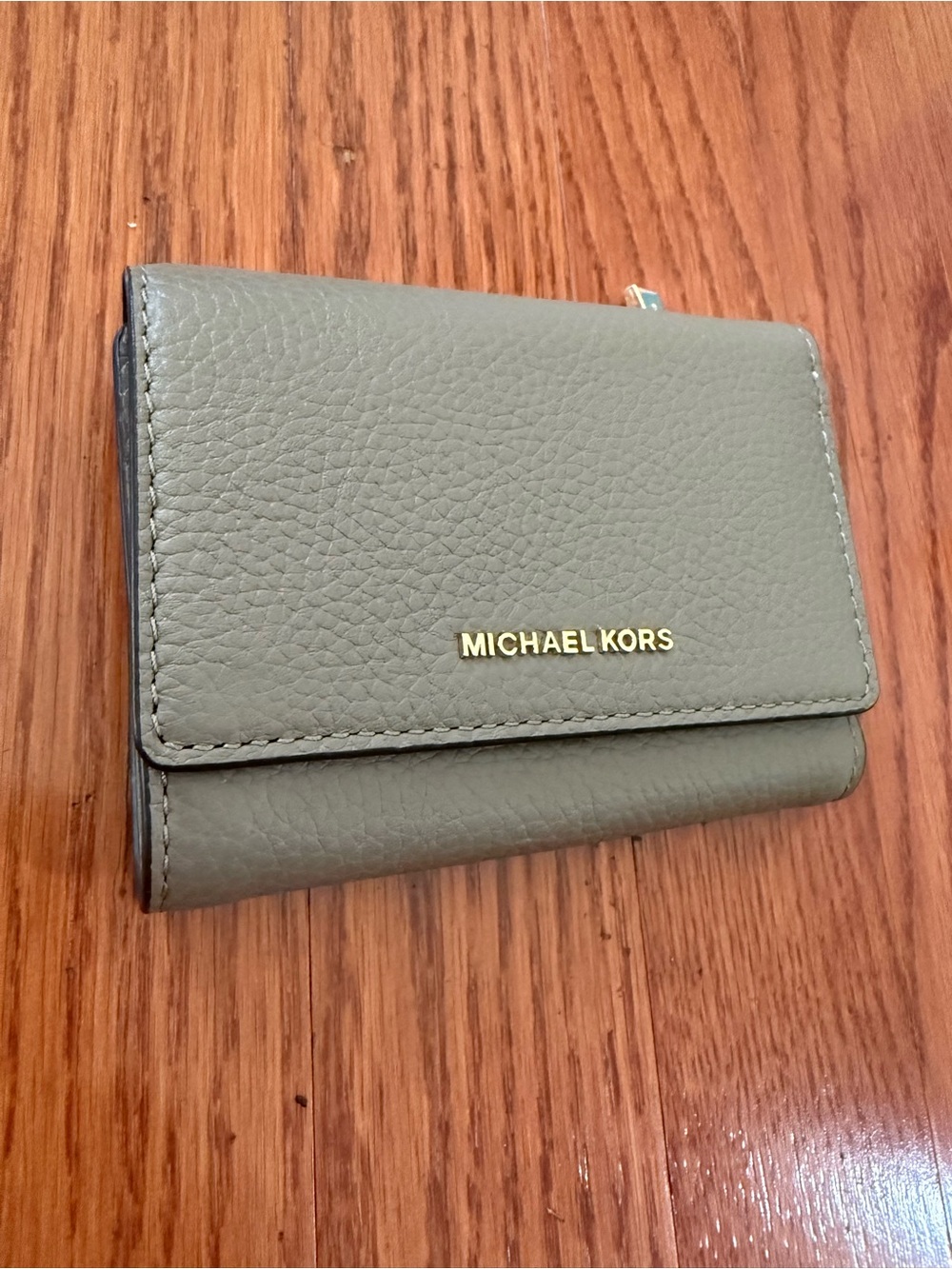 Michael Kors Bryant Medium Pebbled Leather Wallet